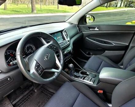 Серый Хендай Туксон, объемом двигателя 2 л и пробегом 19 тыс. км за 25000 $, фото 12 на Automoto.ua