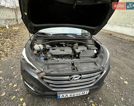 Серый Хендай Туксон, объемом двигателя 2 л и пробегом 140 тыс. км за 18200 $, фото 11 на Automoto.ua