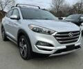 Серый Хендай Туксон, объемом двигателя 1.6 л и пробегом 61 тыс. км за 7000 $, фото 2 на Automoto.ua