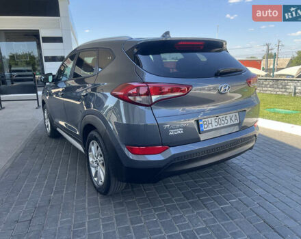 Серый Хендай Туксон, объемом двигателя 2 л и пробегом 118 тыс. км за 17200 $, фото 2 на Automoto.ua