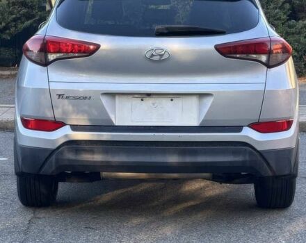 Сірий Хендай Туксон, об'ємом двигуна 2 л та пробігом 70 тис. км за 3900 $, фото 5 на Automoto.ua