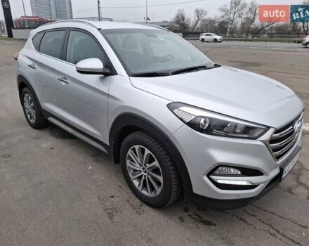 Сірий Хендай Туксон, об'ємом двигуна 2 л та пробігом 98 тис. км за 18500 $, фото 1 на Automoto.ua