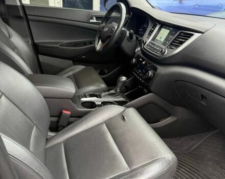 Сірий Хендай Туксон, об'ємом двигуна 2 л та пробігом 92 тис. км за 15200 $, фото 6 на Automoto.ua