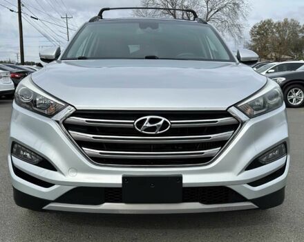 Серый Хендай Туксон, объемом двигателя 1.6 л и пробегом 61 тыс. км за 7000 $, фото 1 на Automoto.ua