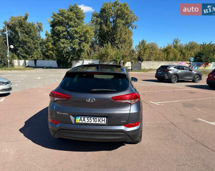 Серый Хендай Туксон, объемом двигателя 2 л и пробегом 190 тыс. км за 18300 $, фото 5 на Automoto.ua
