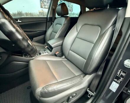 Серый Хендай Туксон, объемом двигателя 2 л и пробегом 46 тыс. км за 24500 $, фото 22 на Automoto.ua