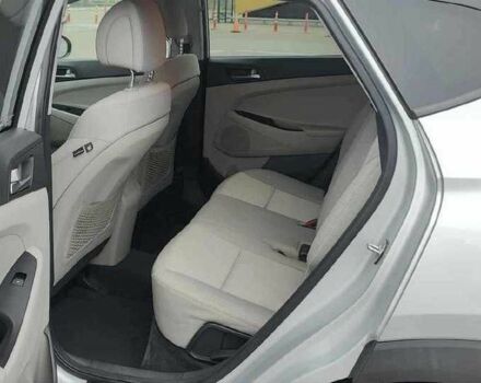 Серый Хендай Туксон, объемом двигателя 0 л и пробегом 75 тыс. км за 9400 $, фото 12 на Automoto.ua