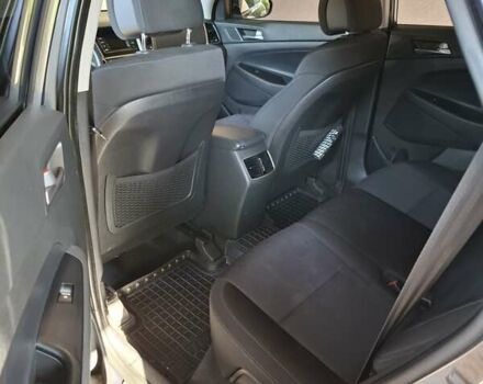 Хендай Туксон 2017 в Виннице на Automoto.ua Серый Хендай Туксон, объемом двигателя 2 л и пробегом 153 тыс. км за 14500 $, фото 2 на Automoto.ua