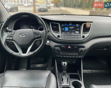 Серый Хендай Туксон, объемом двигателя 2 л и пробегом 193 тыс. км за 15300 $, фото 33 на Automoto.ua
