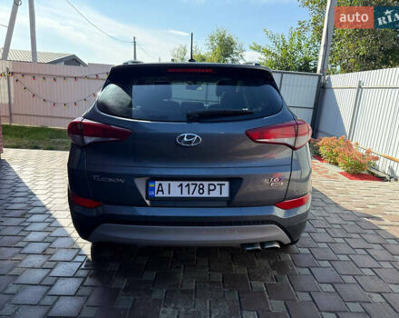 Сірий Хендай Туксон, об'ємом двигуна 1.59 л та пробігом 125 тис. км за 17000 $, фото 3 на Automoto.ua