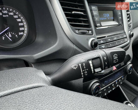 Серый Хендай Туксон, объемом двигателя 2 л и пробегом 122 тыс. км за 17500 $, фото 29 на Automoto.ua