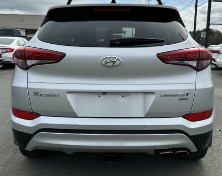 Серый Хендай Туксон, объемом двигателя 1.6 л и пробегом 61 тыс. км за 7000 $, фото 4 на Automoto.ua