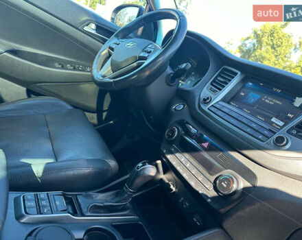 Хендай Туксон 2017 в Киеве на Automoto.ua Серый Хендай Туксон, объемом двигателя 2 л и пробегом 190 тыс. км за 16700 $, фото 42 на Automoto.ua