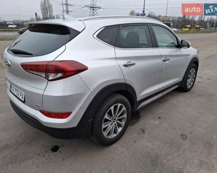 Сірий Хендай Туксон, об'ємом двигуна 2 л та пробігом 98 тис. км за 18500 $, фото 6 на Automoto.ua