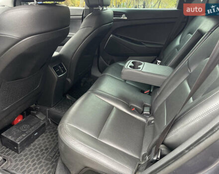 Серый Хендай Туксон, объемом двигателя 2 л и пробегом 193 тыс. км за 15300 $, фото 19 на Automoto.ua