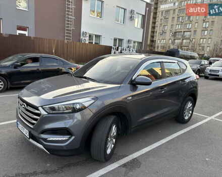 Сірий Хендай Туксон, об'ємом двигуна 2 л та пробігом 38 тис. км за 17000 $, фото 1 на Automoto.ua