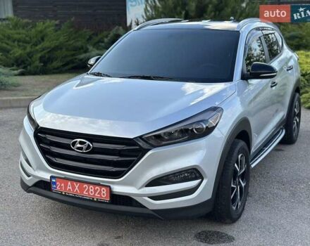 Сірий Хендай Туксон, об'ємом двигуна 2 л та пробігом 43 тис. км за 19000 $, фото 44 на Automoto.ua