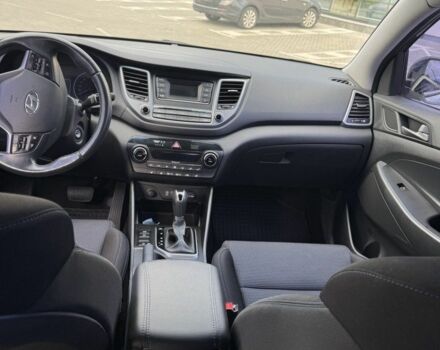 Серый Хендай Туксон, объемом двигателя 2 л и пробегом 65 тыс. км за 21000 $, фото 7 на Automoto.ua