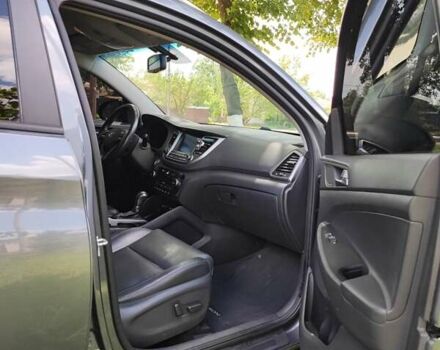 Сірий Хендай Туксон, об'ємом двигуна 2 л та пробігом 60 тис. км за 18200 $, фото 14 на Automoto.ua