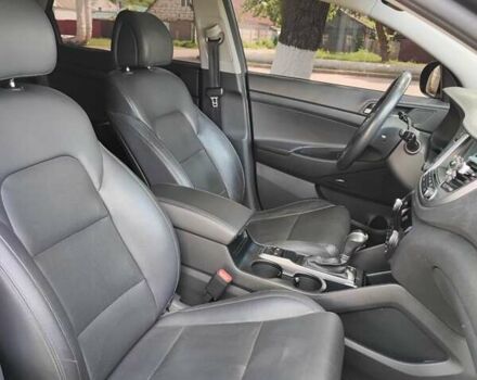 Сірий Хендай Туксон, об'ємом двигуна 2 л та пробігом 60 тис. км за 18200 $, фото 15 на Automoto.ua