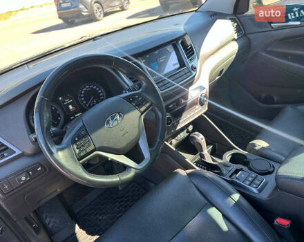 Хендай Туксон 2017 в Киеве на Automoto.ua Серый Хендай Туксон, объемом двигателя 2 л и пробегом 190 тыс. км за 16700 $, фото 21 на Automoto.ua