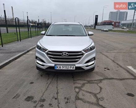 Сірий Хендай Туксон, об'ємом двигуна 2 л та пробігом 98 тис. км за 18500 $, фото 25 на Automoto.ua