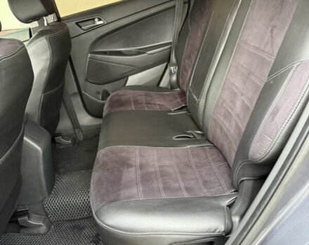 Сірий Хендай Туксон, об'ємом двигуна 2 л та пробігом 170 тис. км за 16900 $, фото 12 на Automoto.ua