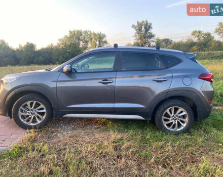 Хендай Туксон 2017 в Киеве на Automoto.ua Серый Хендай Туксон, объемом двигателя 2 л и пробегом 98 тыс. км за 12999 $, фото 1 на Automoto.ua