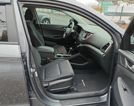 Серый Хендай Туксон, объемом двигателя 2 л и пробегом 182 тыс. км за 15200 $, фото 15 на Automoto.ua