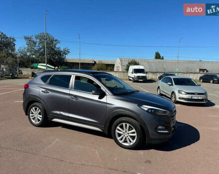 Хендай Туксон 2017 в Киеве на Automoto.ua Серый Хендай Туксон, объемом двигателя 2 л и пробегом 190 тыс. км за 16700 $, фото 2 на Automoto.ua
