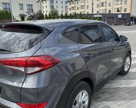 Серый Хендай Туксон, объемом двигателя 2 л и пробегом 65 тыс. км за 21000 $, фото 6 на Automoto.ua