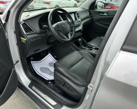 Серый Хендай Туксон, объемом двигателя 1.6 л и пробегом 61 тыс. км за 7000 $, фото 11 на Automoto.ua