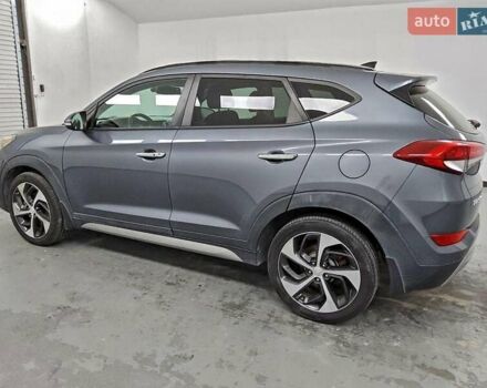 Сірий Хендай Туксон, об'ємом двигуна 1.59 л та пробігом 171 тис. км за 3200 $, фото 2 на Automoto.ua