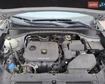 Сірий Хендай Туксон, об'ємом двигуна 2 л та пробігом 98 тис. км за 18500 $, фото 21 на Automoto.ua