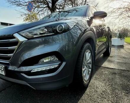 Серый Хендай Туксон, объемом двигателя 2 л и пробегом 19 тыс. км за 25000 $, фото 15 на Automoto.ua