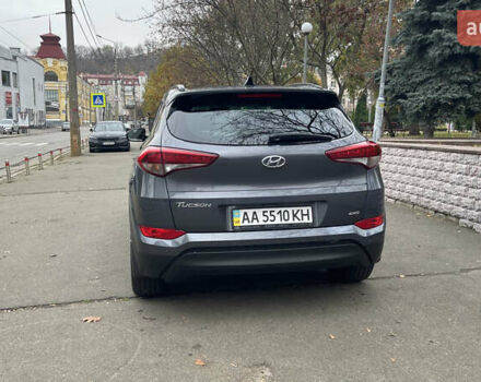 Серый Хендай Туксон, объемом двигателя 2 л и пробегом 193 тыс. км за 15300 $, фото 5 на Automoto.ua