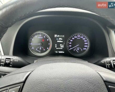 Серый Хендай Туксон, объемом двигателя 2 л и пробегом 140 тыс. км за 18200 $, фото 7 на Automoto.ua