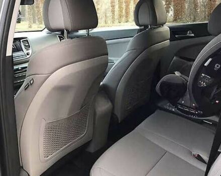 Серый Хендай Туксон, объемом двигателя 2 л и пробегом 130 тыс. км за 14400 $, фото 7 на Automoto.ua