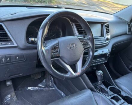 Сірий Хендай Туксон, об'ємом двигуна 2 л та пробігом 70 тис. км за 3900 $, фото 8 на Automoto.ua