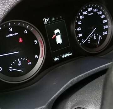 Серый Хендай Туксон, объемом двигателя 2 л и пробегом 46 тыс. км за 24500 $, фото 13 на Automoto.ua