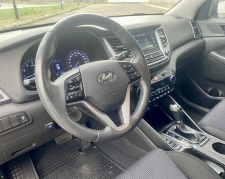 Сірий Хендай Туксон, об'ємом двигуна 2 л та пробігом 123 тис. км за 16000 $, фото 7 на Automoto.ua