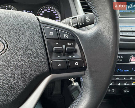 Серый Хендай Туксон, объемом двигателя 2 л и пробегом 122 тыс. км за 17500 $, фото 27 на Automoto.ua