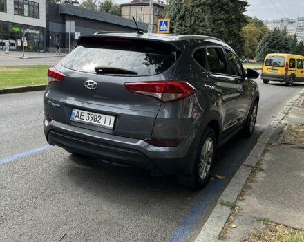 Серый Хендай Туксон, объемом двигателя 2 л и пробегом 3 тыс. км за 16500 $, фото 2 на Automoto.ua