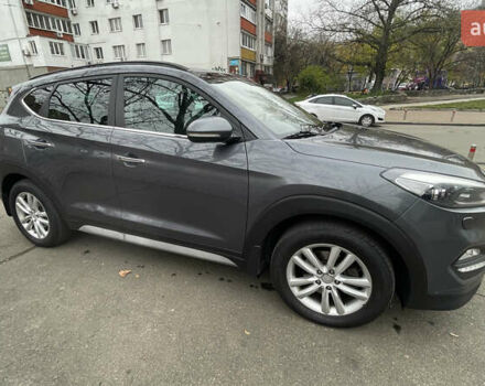 Серый Хендай Туксон, объемом двигателя 2 л и пробегом 193 тыс. км за 15300 $, фото 9 на Automoto.ua