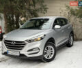 Серый Хендай Туксон, объемом двигателя 2 л и пробегом 97 тыс. км за 17750 $, фото 1 на Automoto.ua