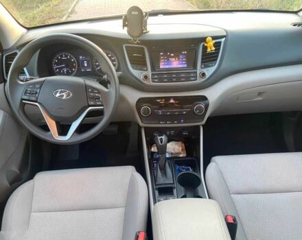 Хендай Туксон 2017 в Киеве на Automoto.ua Серый Хендай Туксон, объемом двигателя 2 л и пробегом 98 тыс. км за 12999 $, фото 6 на Automoto.ua