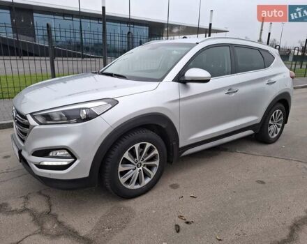 Сірий Хендай Туксон, об'ємом двигуна 2 л та пробігом 98 тис. км за 18500 $, фото 22 на Automoto.ua