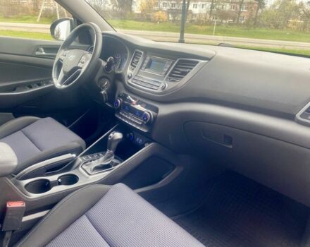 Сірий Хендай Туксон, об'ємом двигуна 2 л та пробігом 123 тис. км за 16000 $, фото 8 на Automoto.ua