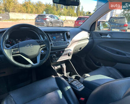 Серый Хендай Туксон, объемом двигателя 2 л и пробегом 190 тыс. км за 18300 $, фото 28 на Automoto.ua