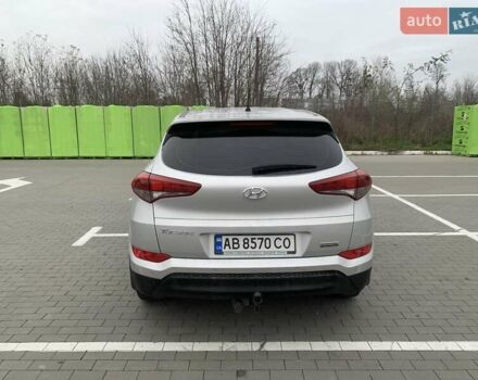 Сірий Хендай Туксон, об'ємом двигуна 2 л та пробігом 189 тис. км за 16900 $, фото 5 на Automoto.ua